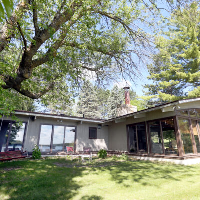 1 cabin outside 400x400 2